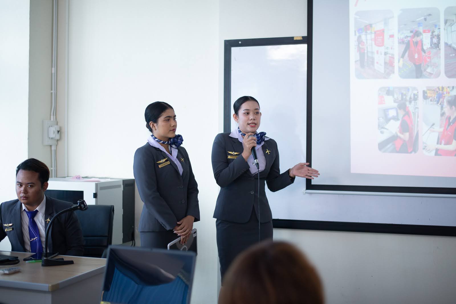 นักศึกษาธุรกิจการบิน ชั้นปีที่ 3 นำเสนอผลการฝึก CWIE ณ สนามบินในพื้นที่ภาคใต้