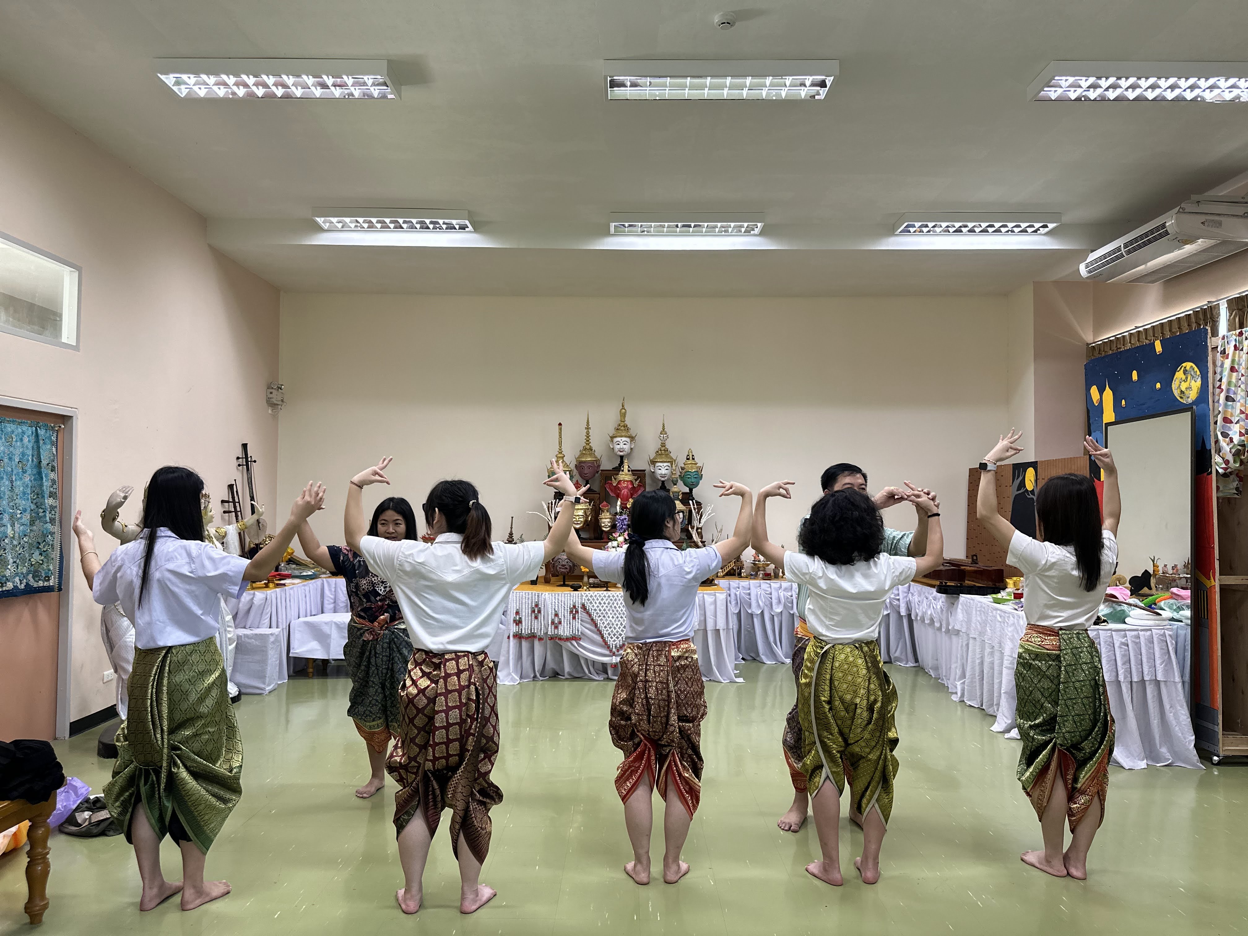 Wuzhou University Students2