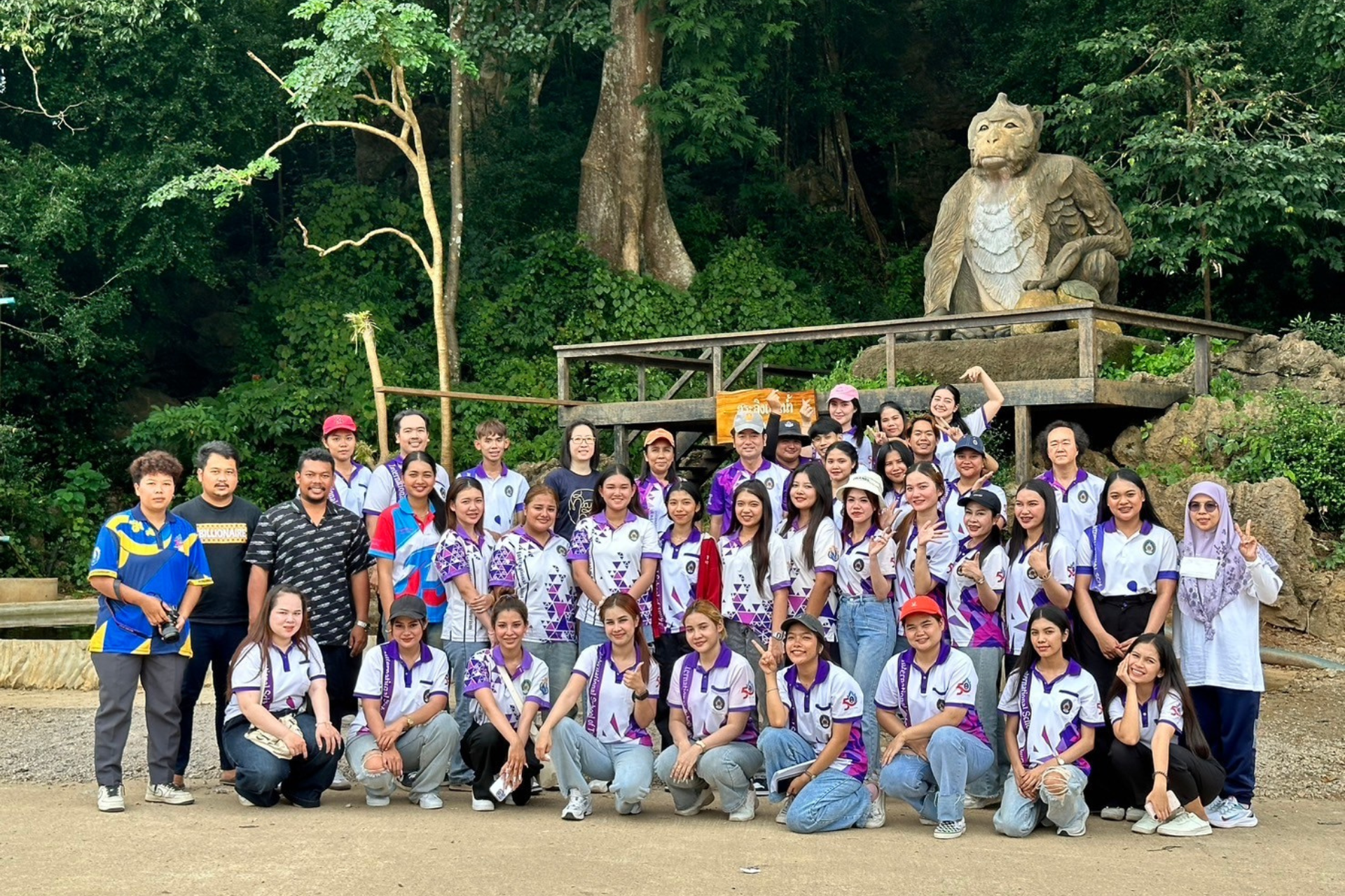 IST Guides Students in Foreign Language Tourism Practice, Empowering the Community at Khao Sok